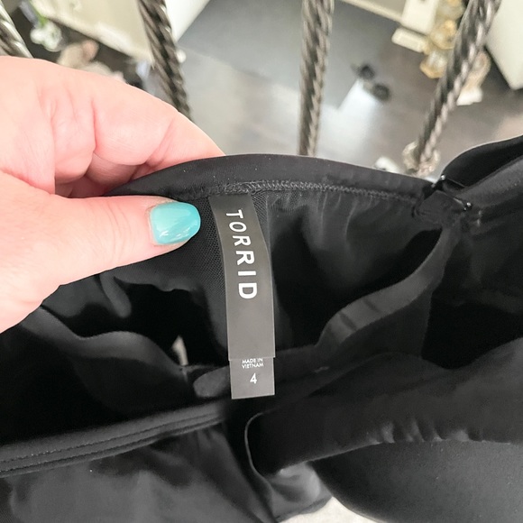 Torrid Swimsuit Size 4 - Picture 5 of 5